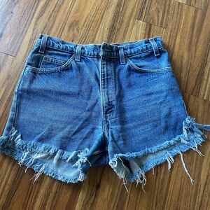 Vintage Levi’s cut off shorts